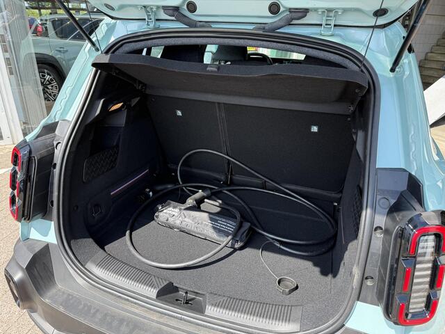 Renault 4 comfort range techno 52 kWh | Demo | Harman & Kardon | Pack Winter | Achteruitrijcamera | DAB | Climate Control | Cruise adaptief |