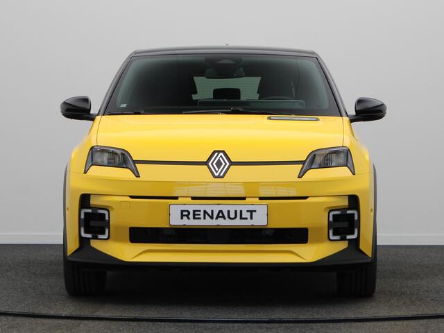 Renault 5 Techno Urban range | Achteruitrijcamera | ISOFIX-bevestigingssysteem voor kinderzitjes op passagiersstoel en op de twee buitenste zitplaatsen achter | LED-dagrijverlichting met specifiek vormgegeven lichtsignatuur