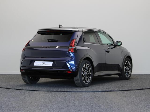 Renault 5 Roland-Garros Comfort range | Achteruitrijcamera | Elektrisch verwarmbare voorstoelen | ISOFIX-bevestigingssysteem voor kinderzitjes op passagiersstoel en op de twee buitenste zitplaatsen achter