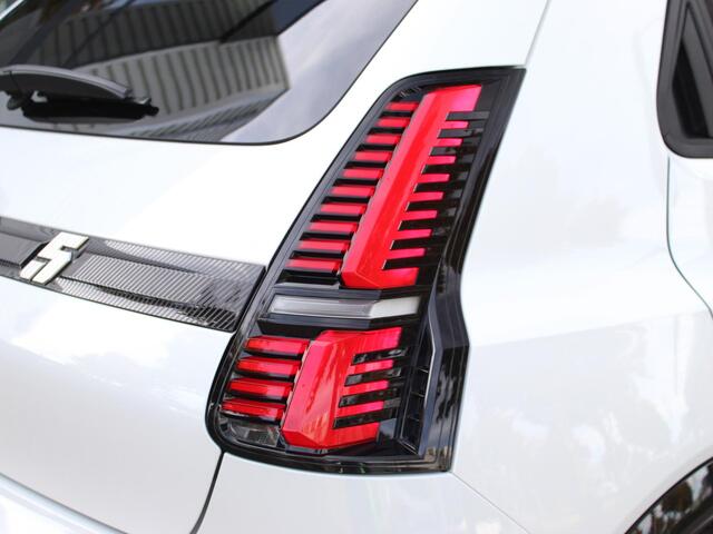 Renault 5 comfort range iconic cinq 52 kWh / NIEUW / DIRECT LEVERBAAR / HARMAN KARDON / PACK WINTER / NAVI / ADAPT. CRUISE / CLIMATE / CAMERA / PDC / PRIVACY GLASS / 18'' LMV