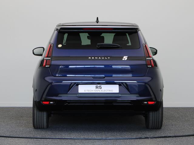 Renault 5 Roland-Garros Comfort range | Achteruitrijcamera | Elektrisch verwarmbare voorstoelen | ISOFIX-bevestigingssysteem voor kinderzitjes op passagiersstoel en op de twee buitenste zitplaatsen achter