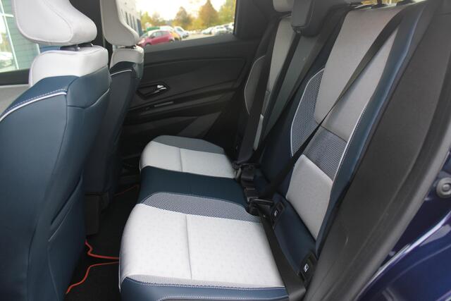 Renault 5 150PK COMFORT RANGE ROLAND-GARROS 52 kWh | NAVIGATIE SYSTEEM MET GOOGLE INTERGRATIE | HARMAN KARDON PREMIUM AUDIO | FULL LED KOPLAMPEN MET MICRO-OPTICS EN FRANSE VLAG | 10"R-LINK MULTIMEDIA | 18"GRONO LICHTMETALEN VELGEN | TWO-TONE CAROSSERIE KLEUR I.C.M.