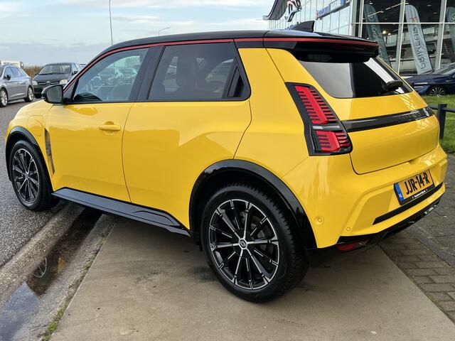 Renault 5 comfort range iconic cinq 52 kWh / 150 PK / Camera / Stoelverw. + Stuurverw. / Apple Carplay - Android Auto / 18'' LMV /