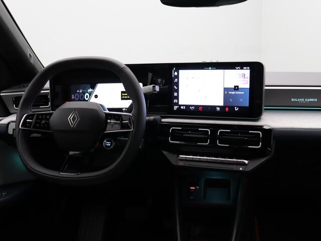 Renault 5 Roland-Garros Comfort range | Achteruitrijcamera | Elektrisch verwarmbare voorstoelen | ISOFIX-bevestigingssysteem voor kinderzitjes op passagiersstoel en op de twee buitenste zitplaatsen achter