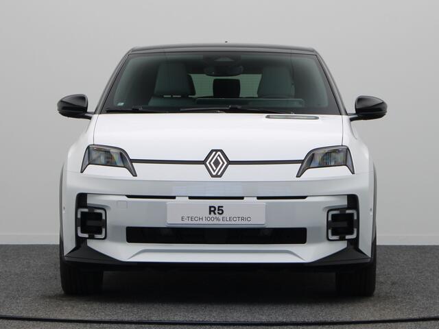 Renault 5 Roland-Garros Comfort range | Achteruitrijcamera | Elektrisch verwarmbare voorstoelen | ISOFIX-bevestigingssysteem voor kinderzitjes op passagiersstoel en op de twee buitenste zitplaatsen achter