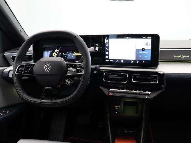 Renault 5 Roland-Garros Comfort range | Achteruitrijcamera | Elektrisch verwarmbare voorstoelen | ISOFIX-bevestigingssysteem voor kinderzitjes op passagiersstoel en op de twee buitenste zitplaatsen achter