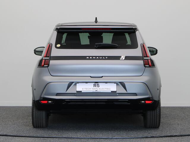 Renault 5 Roland-Garros Comfort range | Achteruitrijcamera | Elektrisch verwarmbare voorstoelen | ISOFIX-bevestigingssysteem voor kinderzitjes op passagiersstoel en op de twee buitenste zitplaatsen achter