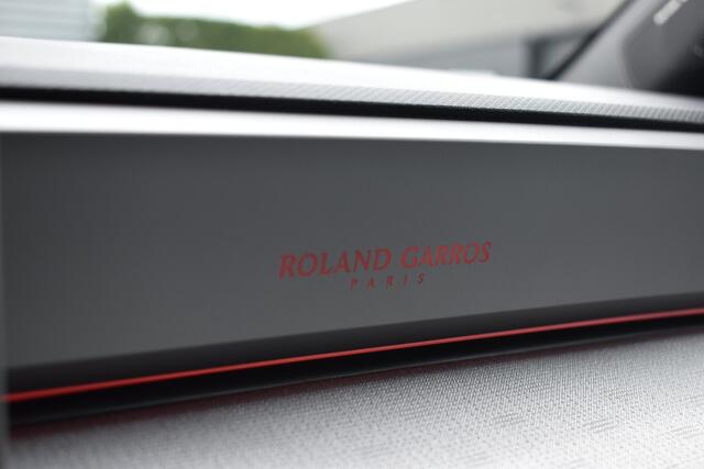 Renault 5 Roland-Garros | Achteruitrijcamera | Elektrisch verwarmbare voorstoelen | ISOFIX-bevestigingssysteem voor kinderzitjes op passagiersstoel en op de twee buitenste zitplaatsen achter