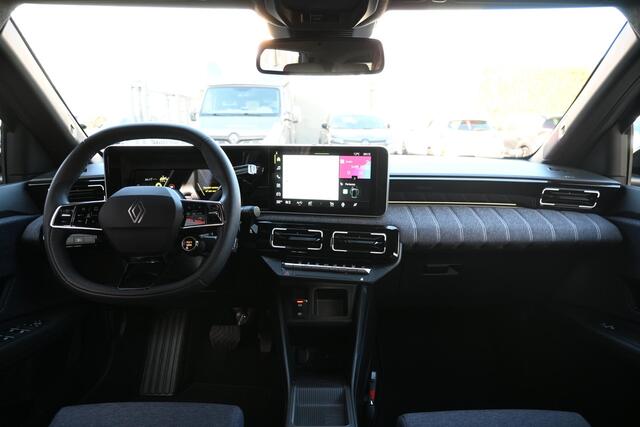 Renault 5 comfort range techno 52 kWh | HARMAN/KARDON | CAMERA | STOEL/STUURVERWARMING | NAVI | ADAPT. CRUISE CONTROL | APPLECARPLAY/ANDROIDAUTO | CLIMATE CONTROL | ALL-SEASONBANDEN | PDC | LMV