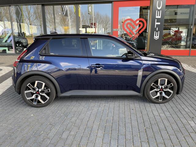 Renault 5 comfort range techno 52 kWh / ZEER LAGE KMSTAND / AFNEEMBARE TREKHAAK /