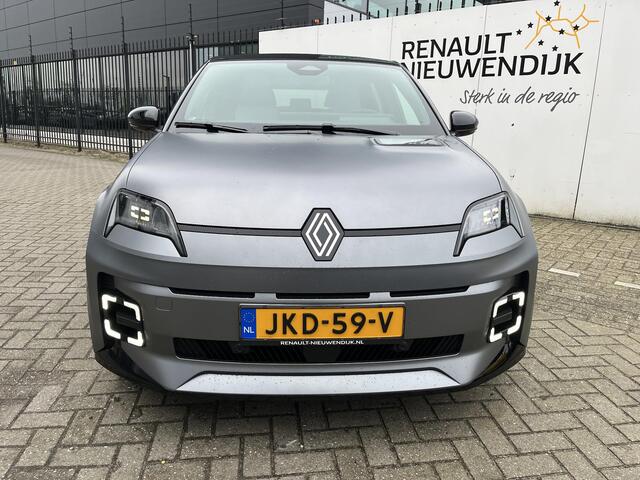 Renault 5 comfort range Roland-Garros 52 kWh / Pack Advanced and Driving Assist / Harman Kardon Premium Audio / V2L Adapter / Demo Zuidoost vraag naar beschikbaarheid