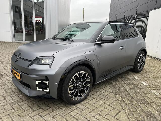 Renault 5 comfort range Roland-Garros 52 kWh / Pack Advanced and Driving Assist / Harman Kardon Premium Audio / V2L Adapter / Demo Zuidoost vraag naar beschikbaarheid