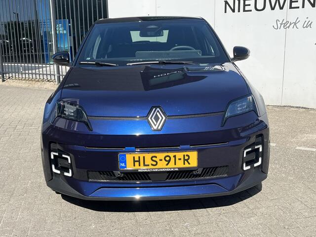 Renault 5 comfort range techno 52 kWh / PACK WINTER / PACK ADVANCED / 18 INCH LICHTMETAAL CHRONO / TREKHAAK AFNEEMBAAR / ALL WHEATHER BANDEN / TWO TONE / EXTRA GARANTIE