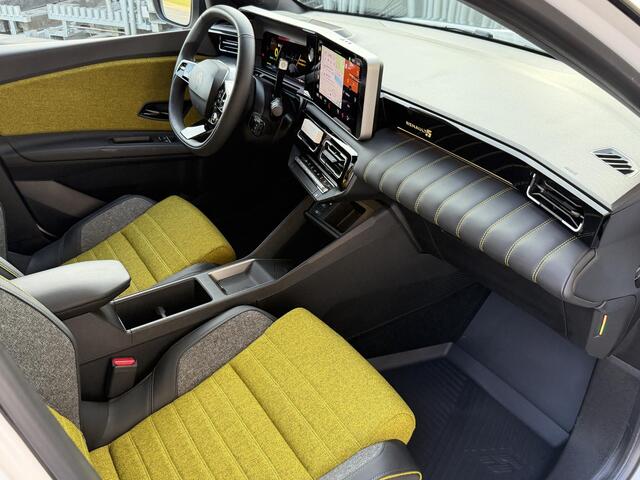 Renault 5 comfort range iconic cinq 52 kWh / SOH 99% / Snellader / Navigatie / 18" / Harman Kardon / Adaptive cruise / Parkeer Camera / Clima / Keyless