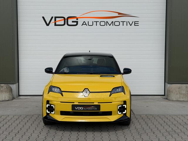 Renault 5 comfort range iconic cinq 52 kWh / SOH 99% / Snellader / Navigatie / 18" / Harman Kardon / Adaptive cruise / Parkeer Camera / Clima / Keyless
