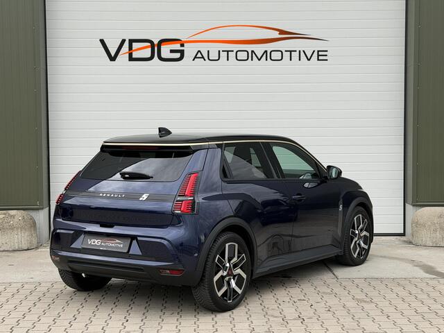 Renault 5 EV 52kWh Techno 110 kW comfort range SOH 99% / Snellader / Navigatie / 18" / Adaptive cruise / Parkeer Camera / Clima / Keyless/ Two Tone