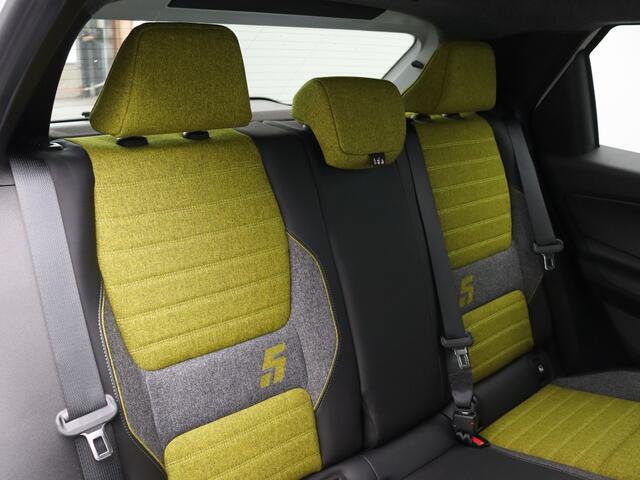 Renault 5 Iconic cinq Comfort range | Achteruitrijcamera | Elektrisch verwarmbare voorstoelen | ISOFIX-bevestigingssysteem voor kinderzitjes op passagiersstoel en op de twee buitenste zitplaatsen achter
