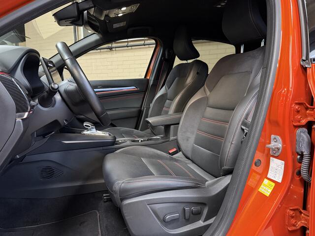 Renault Arkana 1.6 E-Tech Hybrid 145 R.S. Line 2022 | 9,3" Navi | ACC | Blindspot | 18" | Camera | Stoel & Stuur verwarming | Prachtige Arkana, Dealer onderhouden!