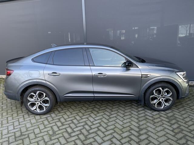 Renault Arkana 1.6 E-Tech hybrid 145 esprit Alpine Automaat - Parkeersensoren voor en achter - Getint glas achter - Lederen stuurwiel - Navigatie - Bluetooth - Achteruitrij camera - Airco - Cruise control - Licht metalen velgen