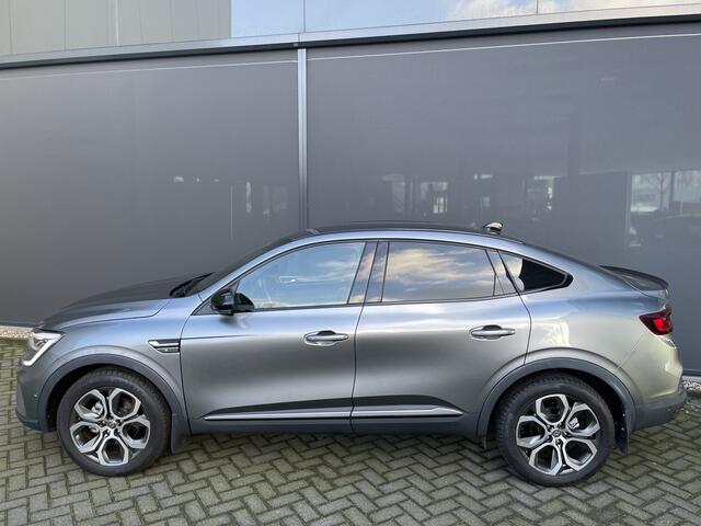 Renault Arkana 1.6 E-Tech hybrid 145 esprit Alpine Automaat - Parkeersensoren voor en achter - Getint glas achter - Lederen stuurwiel - Navigatie - Bluetooth - Achteruitrij camera - Airco - Cruise control - Licht metalen velgen