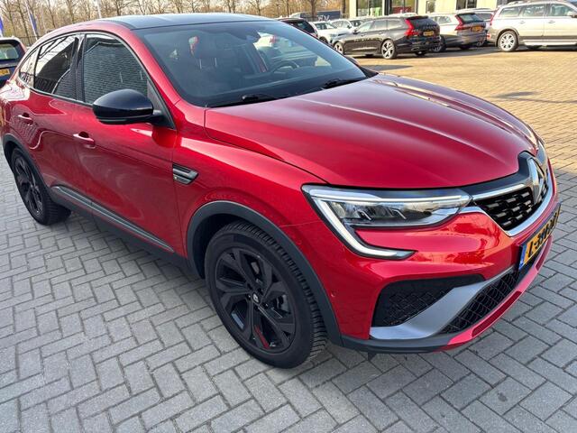 Renault Arkana 1.6 E-Tech Hybrid 145 R.S. Line | Achteruitrijcamera | Cruise control | Klimaatregeling | Navigatie | Parkeersensoren | Stoelverwarming | Lichtmetalen velgen | Metallic lak