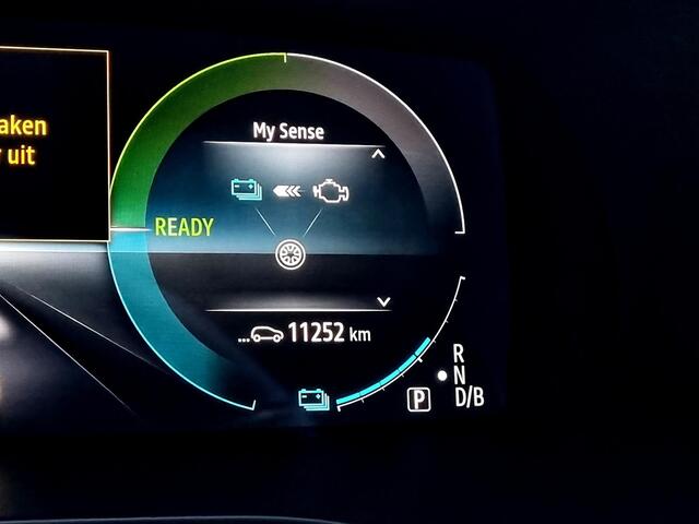 Renault Arkana 1.6 E-Tech hybrid 145 E-Tech engineered Automaat / Bose Audio / Lederen/Alcantara Bekleding / Cruise Control Adaptief / Dodehoekdetectie