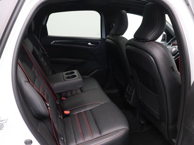 Renault Arkana E-Tech Hybrid 145pk R.S. Line | Schuif- kanteldak | Trekhaak | Stoel- en stuurverwarming | Adaptieve cruisecontrol | Camera's rondom | Elektrisch verstelbare stoelen |
