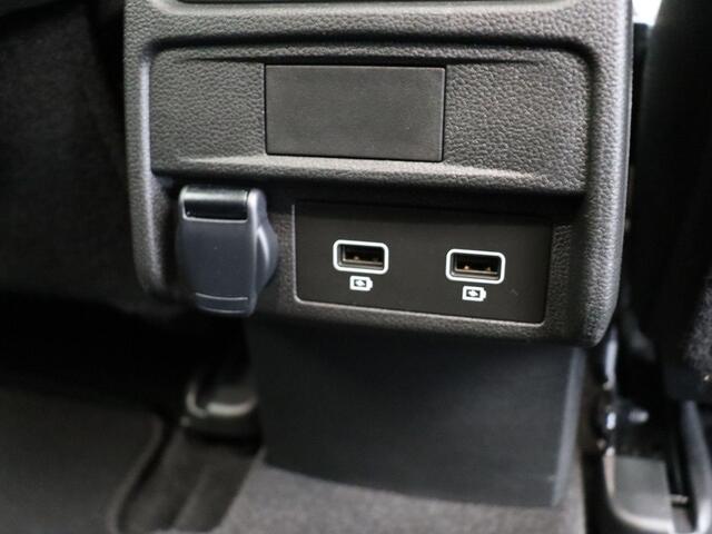 Renault Arkana E-Tech hybrid 145pk E-Tech engineered | Schuif/Kantel Dak | Trekhaak | Elektrisch verstelbare stoelen | Adaptive Cruise control | Stoel- en Stuurverwarming |