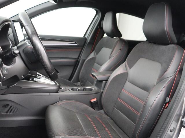 Renault Arkana 1.6 E-Tech Hybrid 145 R.S. Line | Leder/Alcantara | Trekhaak | Stoelverwarming | Adaptive cruise | Camera | Carplay | Keyless | Park Assist | Full LED | Navigatie | Stuurverwarming