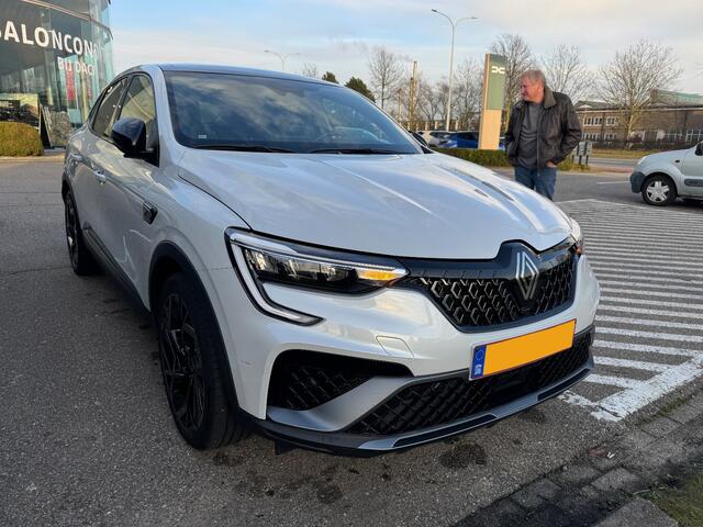 Renault Arkana 1.6 E-TECH FULL HYBRID 145 ESPRIT ALPINE AUT. Sportstoelen | Panoramadak | Stuurverwarming