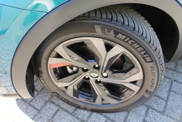 Renault Arkana 1.6 E-Tech Hybrid 145 R.S. Line | wegklapbare trekhaak | BOSE audio | adaptieve cruise control