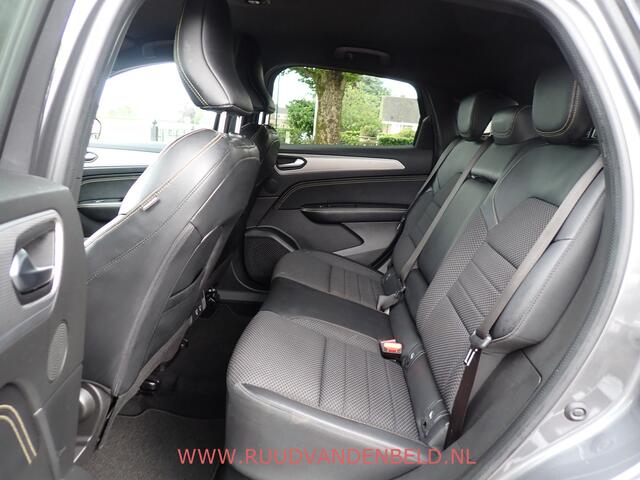 Renault Arkana 1.6 E-Tech full hybrid TECHNO / CRUISE / CARPLAY / CAMERA / NAVI