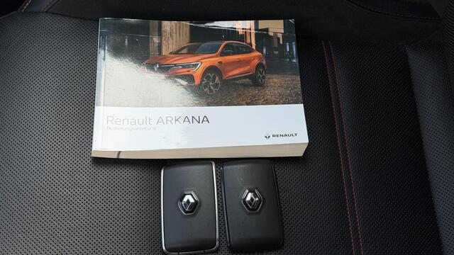 Renault Arkana 1.3 TCe 140 / Adaptieve Cruise / Lederen Bekleding / BOSE Audio / Elektr. Stoelen / Stoel Verwarming / Camera / Dodehoek Detectie / Navigatie / All Season Banden / DAB /