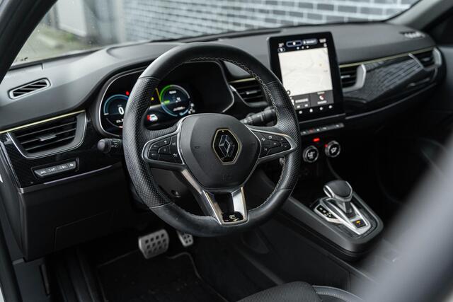 Renault Arkana 1.6 E-Tech hybrid 145 E-Tech engineered | Trekhaak | Panoramadak | Achteruitrijcamera | Parkeersensoren | Keyless Entry | Elektrisch Verstelbare Voorstoelen | Stoelverwarming | Cruise Control Adaptief | Dodehoekdetectie | Navigatie | Apple Carplay | Android Auto
