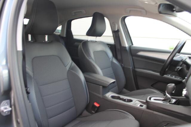 Renault Arkana 1.6 E-Tech Hybrid 145 PK Intens | Elektrisch bedienbare trekhaak | Camera achter | Bose geluid | Groot scherm | Reservewiel | Dode hoek sensoren | Adaptieve cruise controle |