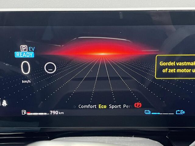 Renault Austral E-Tech Full Hybrid 200 Techno Automaat / 3 jaar Fabrieksgarantie vanaf Nieuw / Trekgewicht 1.500 kg / Panorama dak / 360° Camera / Apple Carplay & Android Auto / Keyless Entry & Start / Cruise- en Climate Control / Parkeersensoren voor en achter