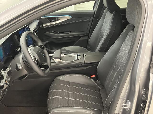 Renault Austral 1.3 mild hybrid 160 X-Tronic techno Automaat / Trekgewicht 1.800 kg / Achteruitrijcamera / Stuur-, stoel- en voorruitverwarming / Navigatie / Apple Carplay Android / 19" LM wielen /