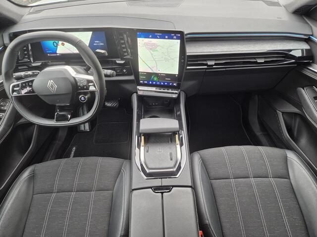 Renault Austral 1.3 mild hybrid 160 X-Tronic techno / Trekgewicht 1800 KG / Stoelverwarming / elektrisch verstelbare stoel / verwarmbaar stuur / verwarmbare voorruit / elektrische achterklep / keyless entry / adaptieve cruise control / LED koplampen / draadloze oplader /