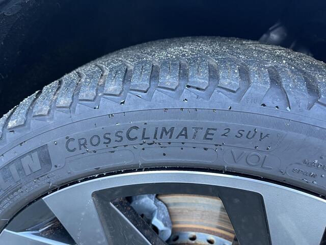 Renault Austral 1.2 E-Tech full hybrid 200 iconic esprit Alpine / 4 CONTROL / PANORAMADAK / CROSS CLIMATE ALL SEASON BANDEN / HARMAN KARDON