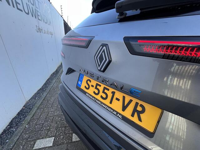 Renault Austral 1.2 E-Tech full hybrid 200 iconic esprit Alpine / 4 CONTROL / PANORAMADAK / CROSS CLIMATE ALL SEASON BANDEN / HARMAN KARDON