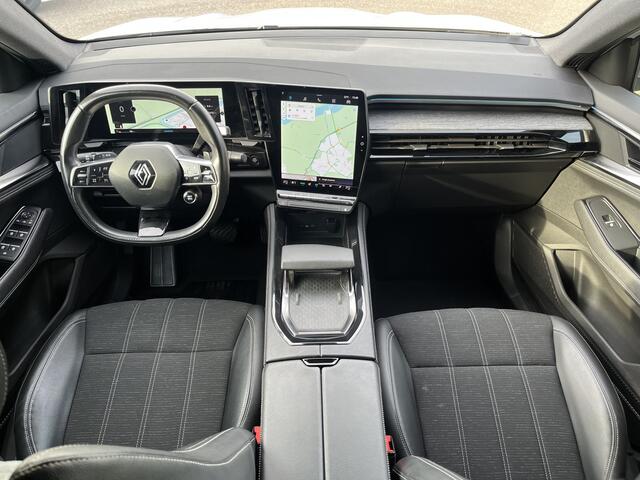 Renault Austral 1.3 mild hybrid 160PK / Dealer onderhouden / Camera / Winterpakket / Elek Stoelvers. / Apple Carplay - Android Auto / 19''LMV /