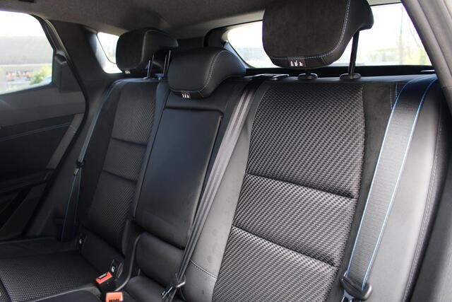 Renault Austral 1.2 E-Tech full hybrid 200 iconic esprit Alpine | Adaptieve Cruise Control | Dodehoek Detectie | Stoel en Stuurverwarming |