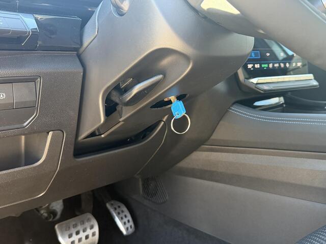 Renault Austral E-Tech full hybrid 200 iconic esprit Alpine / Fabrieks Garantie tot 02-2027 / 1.500 kg trekgewicht / 1e eigenaar / Adaptieve Cruise / Camera 360° / Stuur- en stoelverwarming / Elektrische stoelen & klep / Massagefunctie bestuurdersstoel / 19" LM wielen / 