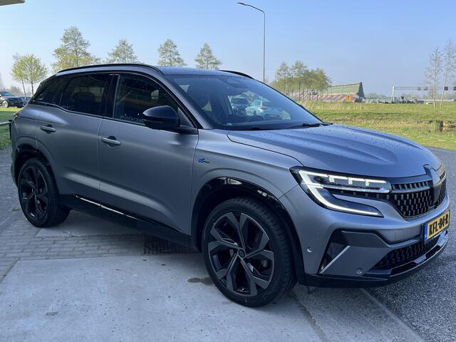 Renault Austral 1.2 E-Tech 200PK iconic esprit Alpine Mat-grijs / Winterpakket / 360 Camera /Elektr. achterklep
