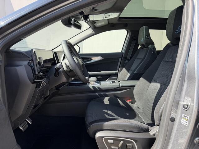 Renault Austral 1.3 mild hybrid 160 X-tronic techno esprit Alpine / Fabrieksgarantie tot 04-2027 / 1.800 kg trekgewicht / Panoramadak / Navigatie / Elektrische stoelen & klep / Camera / Stoelverwarming / LM 20" & All Season banden /