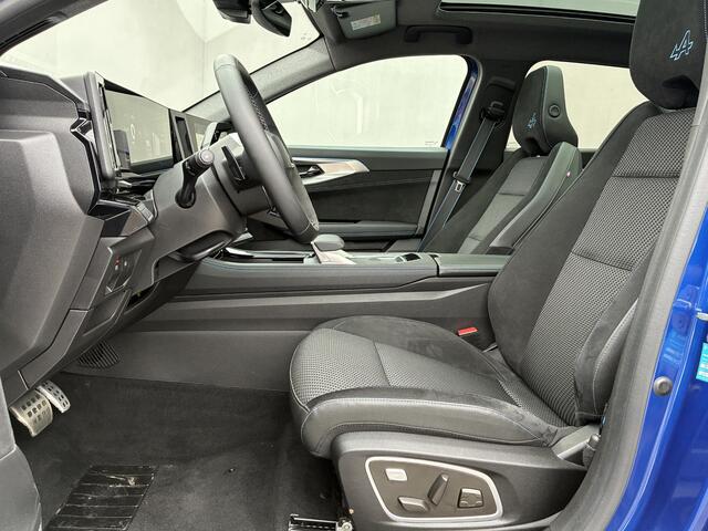 Renault Austral E-Tech full hybrid 200 techno esprit Alpine / Panoramadak / Fabrieksgarantie t/m 4-2027 / Trekgewicht 1500KG / All-Season Banden / Stoelverwarming / Navigatie / Apple Carplay/Android Auto / Achteruitrijcamera /
