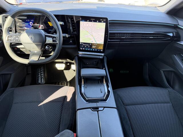 Renault Austral E-Tech full hybrid 200 techno esprit Alpine / Panorama dak / Fabrieksgarantie tot 3-2027 / Elektr. Stoelen / Stoel Massage / Stoelverwarming / 20" LM + All Season banden / Adaptieve Cruise / Apple Carplay & Android Auto /