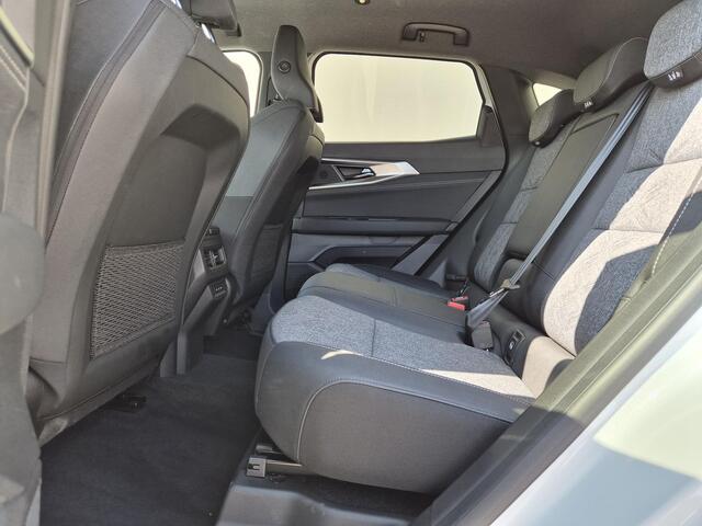 Renault Austral 1.2 E-Tech full hybrid 200 techno / Facelift / Fabrieksgarantie tot 09-2027 / All season banden / Elektrische Achterklep / Stuur- Stoel & Voorruit verwarming / Trekgewicht 1500 kg / Achteruitrijcamera / Adaptief cruise control / Keyless Entry/Start /