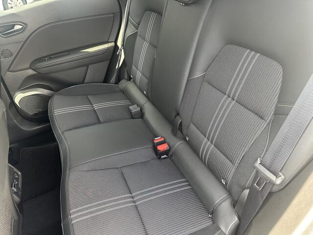 Renault CAPTUR 1.6 E-Tech Plug-in Hybrid 160 E-Tech Engineered Climate control/Cruise control/Achteruit rij camera/Navi/Apple carplay/Andriod auto/