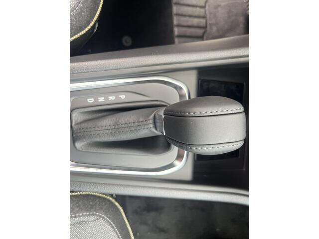 Renault CAPTUR 1.3 Mild Hybrid 160 techno / Uit Voorraad Leverbaar / Nieuw te Bestellen /